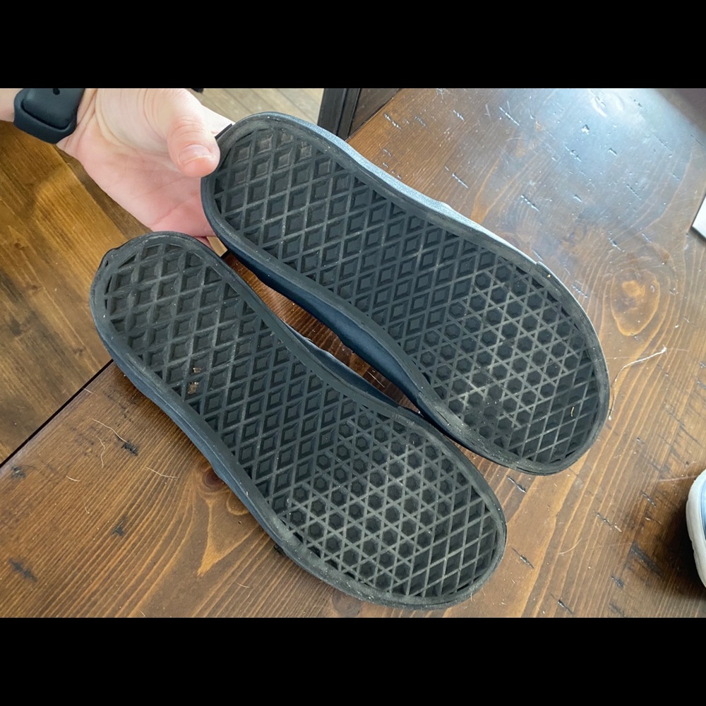 Vans - Picture 2 of 4